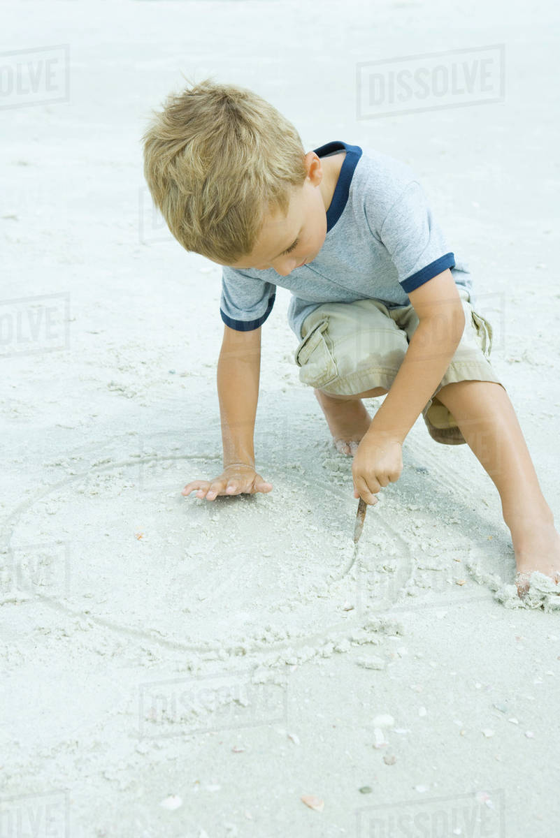801x1200 little boy crouching - Little Boy Drawing