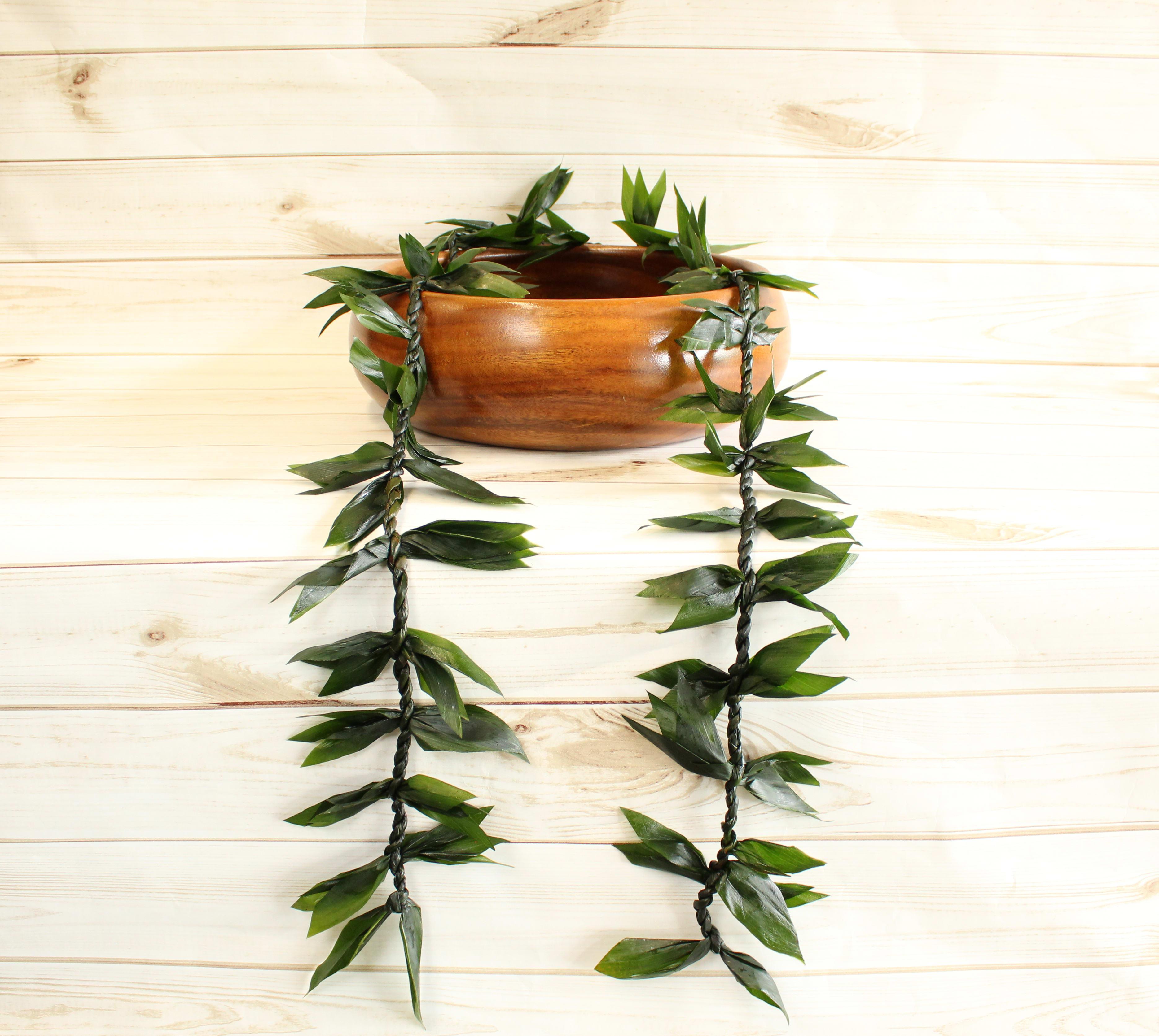 3741x3346 Double Ti Leaf Maile Lei In Honolulu, Hi Watanabe Floral, Inc - Maile Lei Drawing