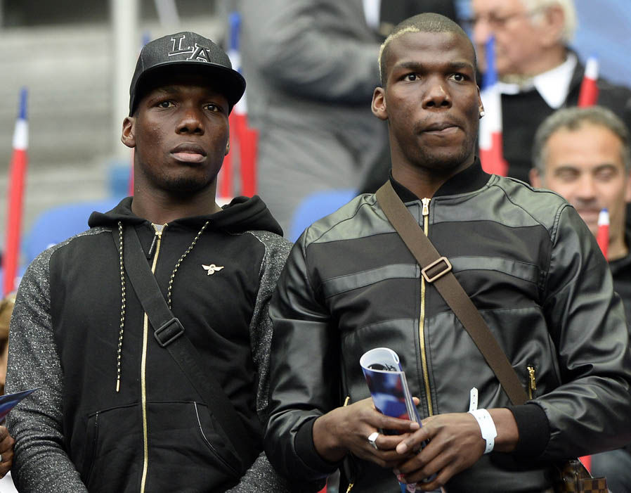 898x701 Man United Fans React To Europa League Draw Sport Galleries - Manchester United Drawing