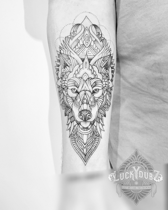 584x730 Luckydubz - Mandala Wolf Drawing