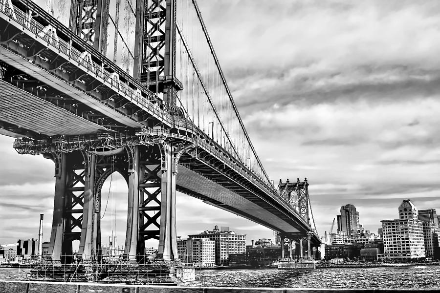 Черно белые картинки. Манхэттенский мост черно белые. Нью Йорк чб мост. Черно белые картины. Красивые черно белые картины.