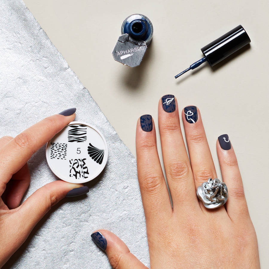 900x900 The Bigger The Better Diy Nail Art Gift Set - Nail Art Drawing