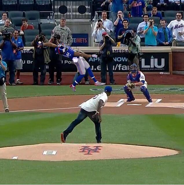 636x639 the best tweets and photoshops of odell beckham jr 's ridiculous - Odell Beckham Jr Catch Drawing