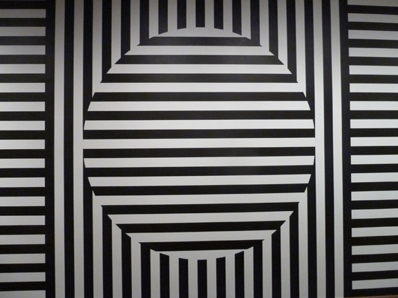 576x432 What Is Black And White And On The Wall Walkaboutny - Op Drawing