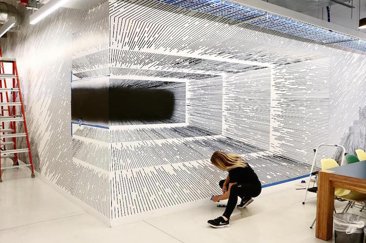 750x499 line drawing artist creates three dimensional math art - Optical Illusion Hand Drawing