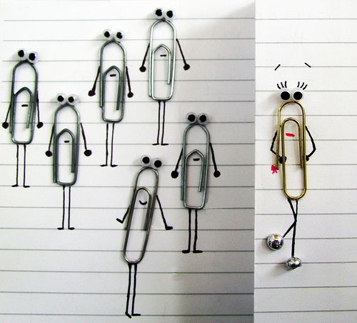 500x452 funny paper clips pictures weirdomatic creative people - Paper Clip Drawing