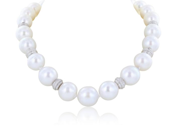 700x525 Pearl Necklace With Diamond Rondelles And Clasp - Pearl Necklace Drawing