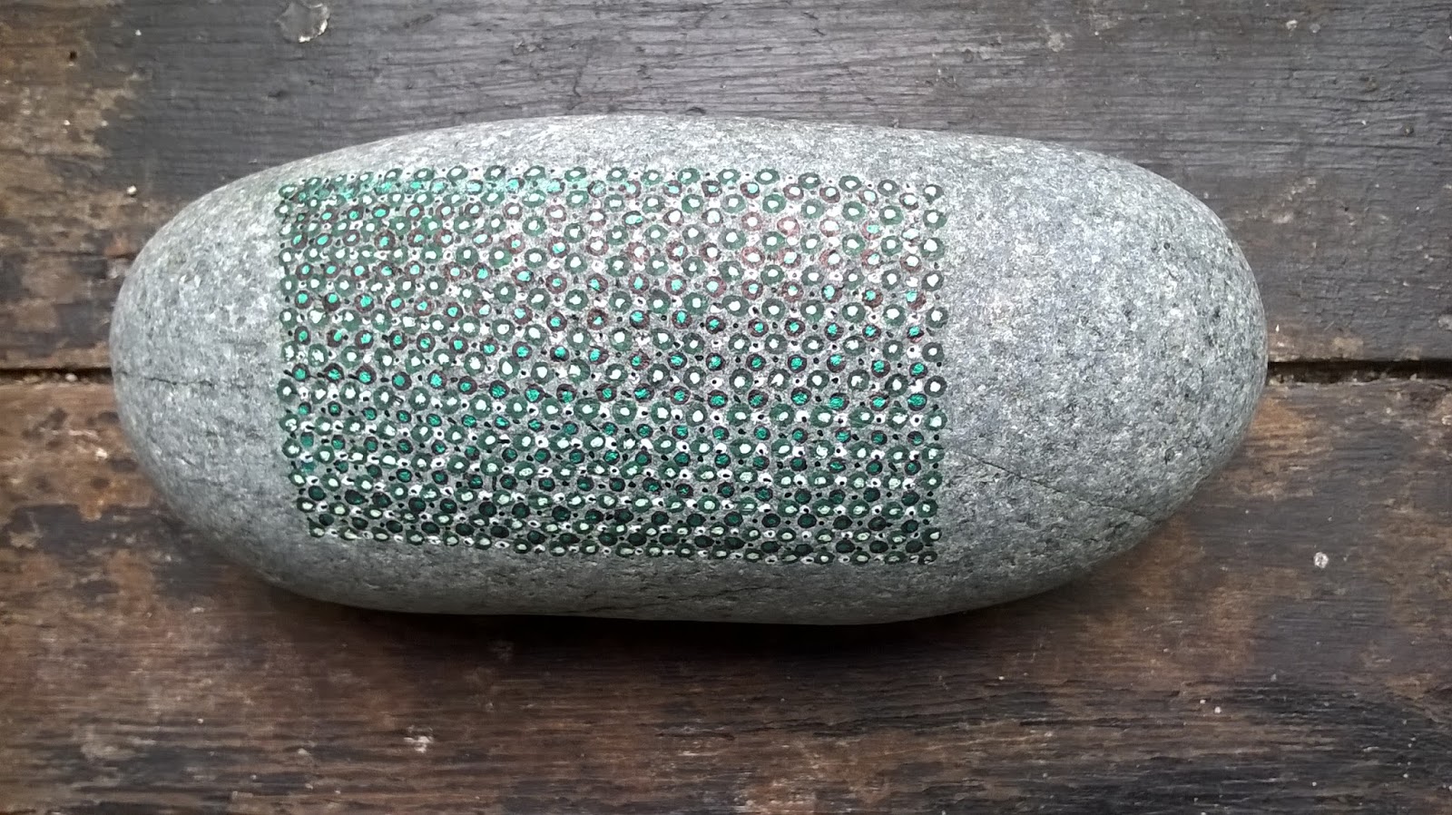 1600x898 Bobby Wotnot New Pebble Drawings And Sculpture - Pebble Drawing