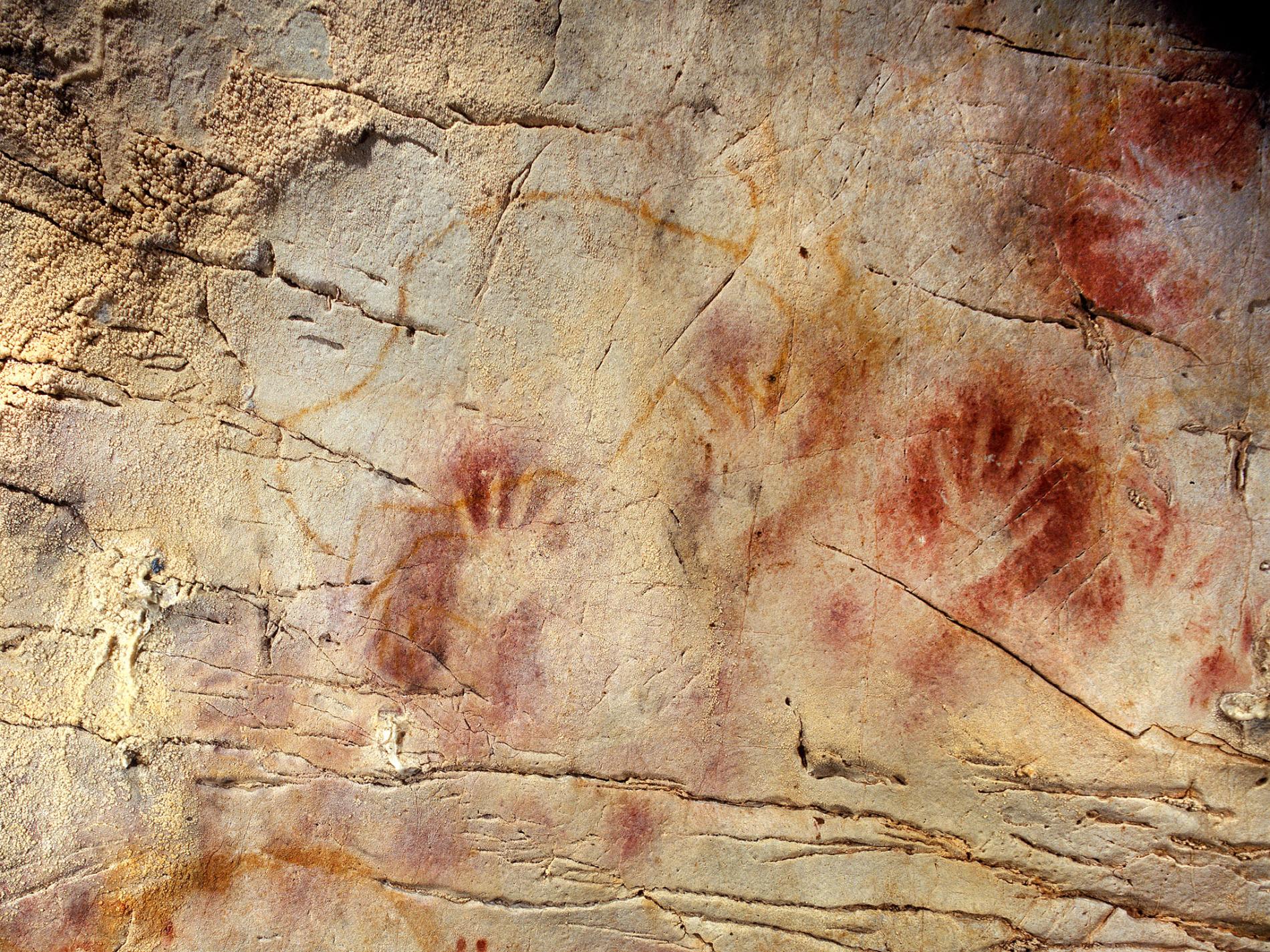 1900x1425 world's oldest cave art found made - Prehistoric Cave Drawings