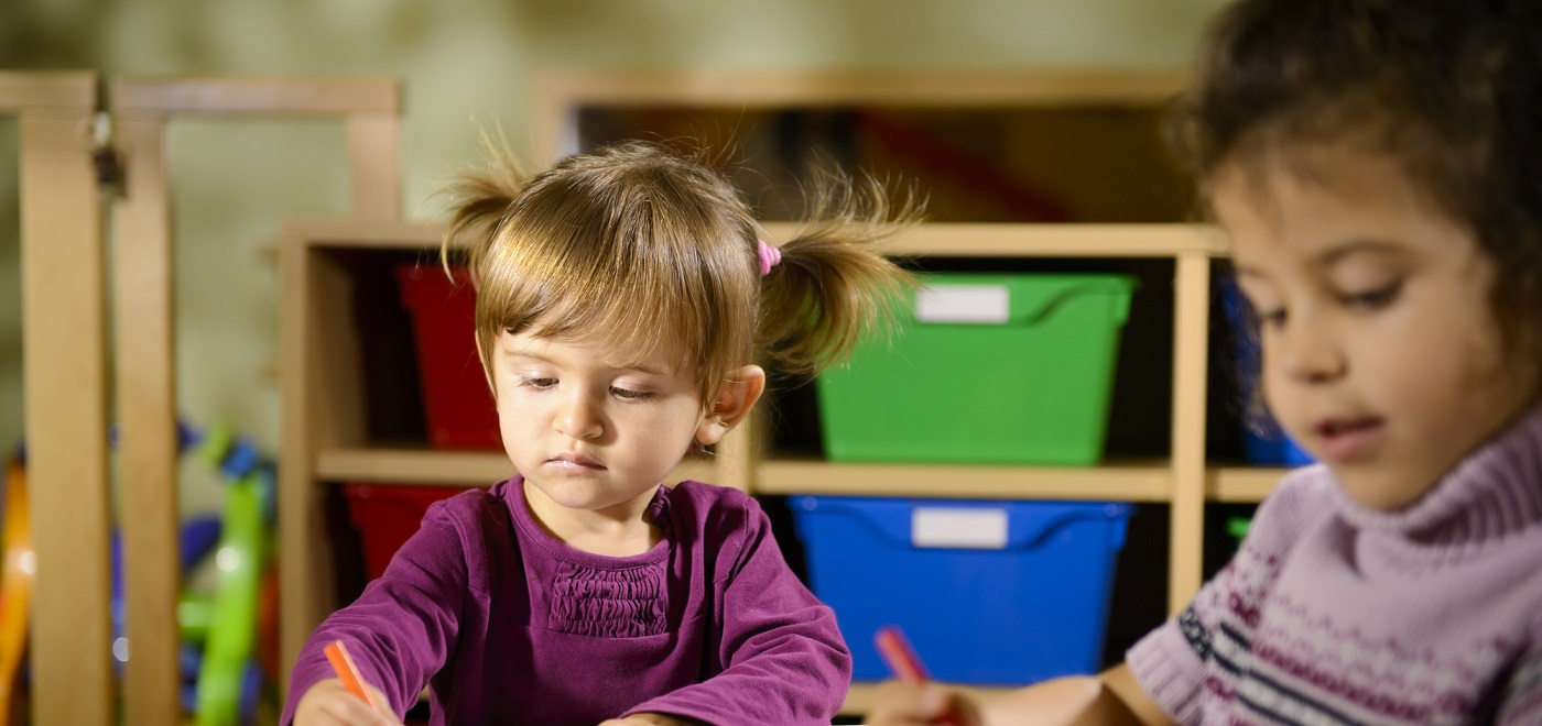 1400x660 children and fun, two preschoolers drawing in kindergarten - Preschool Children Drawing