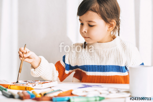 500x334 Artistic Little Girl Painting And Drawing With Pencils - Preschool Children Drawing