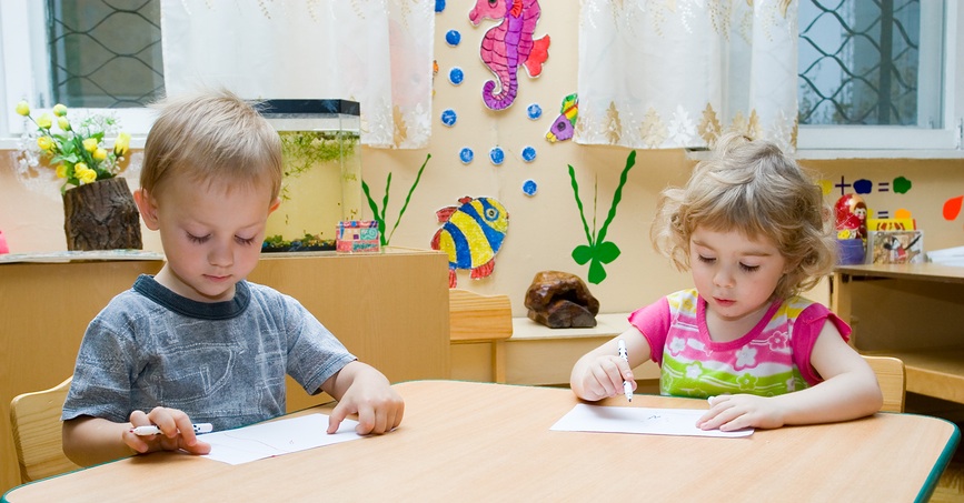 867x453 young preschool drawing class and cooking activity - Preschool Drawing