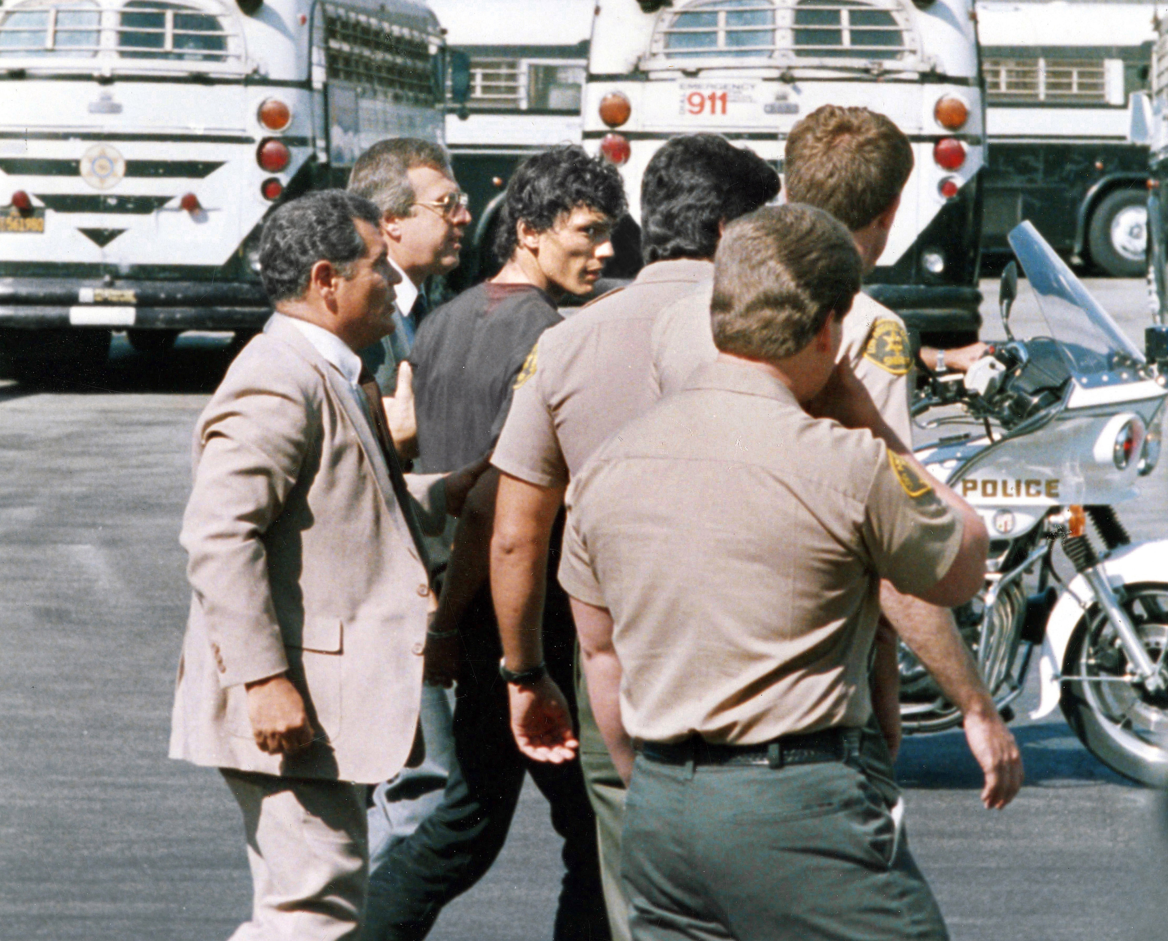 3740x3011 night stalker police remember the day 'pure evil' was captured - Richard Ramirez Police Drawing