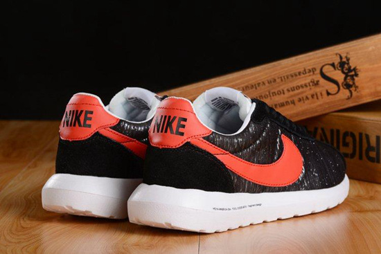 550x367 website u nike roshe run frgmt fragment design retro drawing - Roshe Drawing