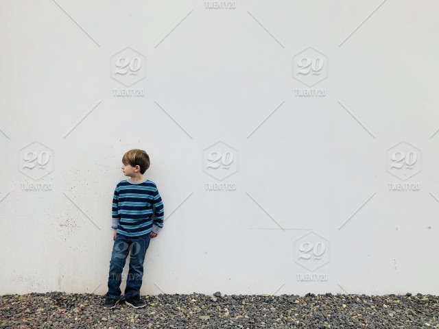 640x480 little boy - Sad Little Boy Drawing