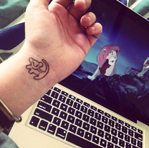 604x603 Disney Tattoo - Simba Drawing On Tree