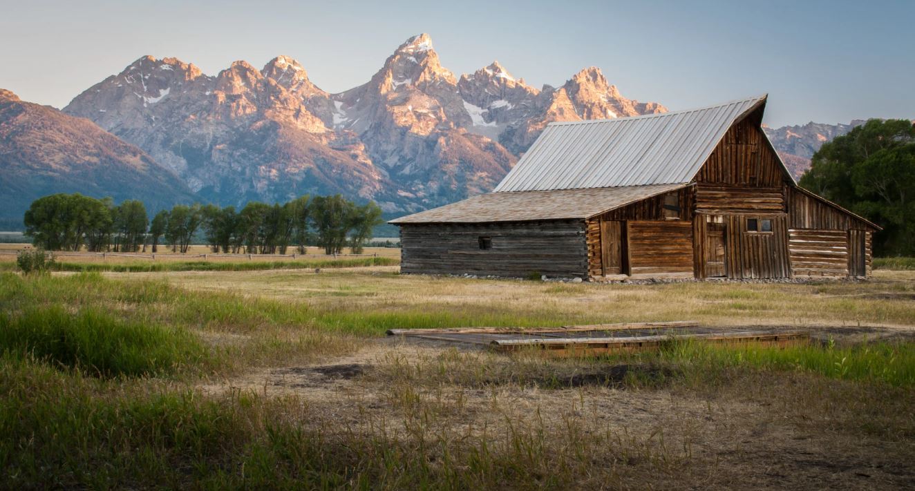 1324x711 This Is How To Draw A Simple Barn - Simple Barn Drawing