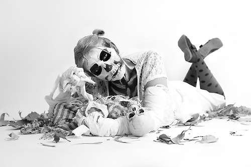 500x333 Black And White Photo Of Female With Skeleton Makeup On White - Skeleton Lying Down Drawing