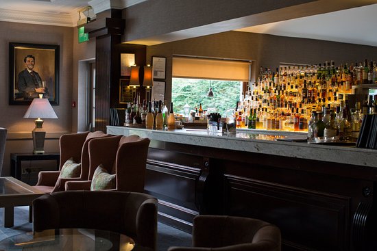 550x367 drawing room bar - Spa Drawing