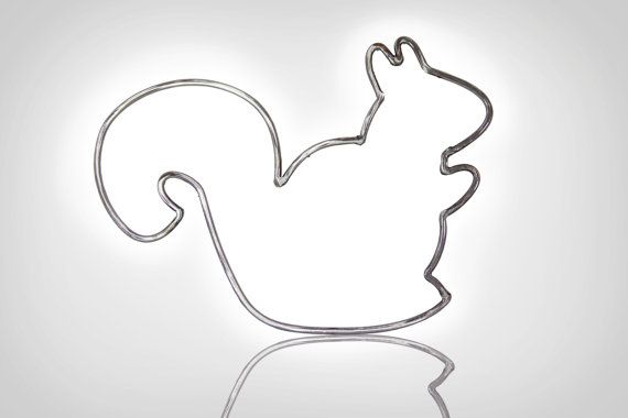 570x380 Metal Squirrel Outline - Squirrel Outline Drawing