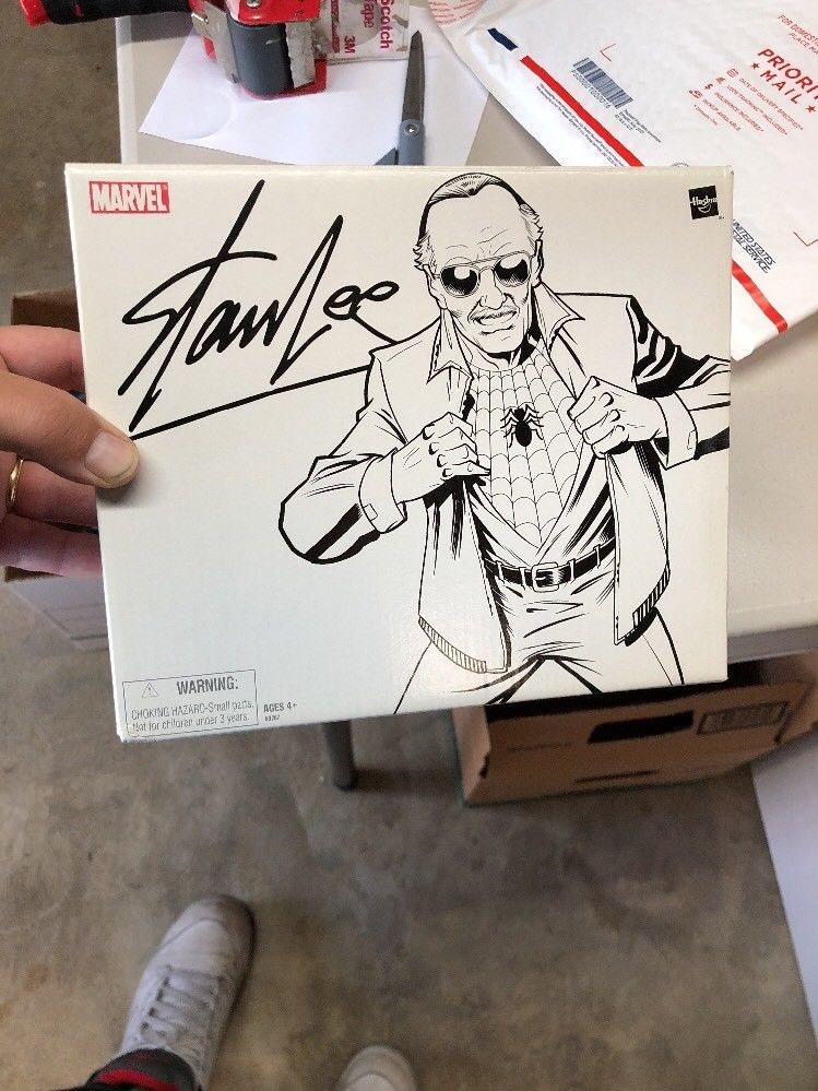 749x999 marvel legends stan lee spider man peter exclusive acti - Stan Lee Drawing Spiderman