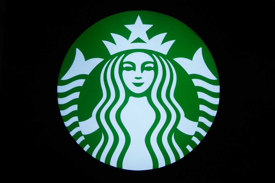 960x638 Starbucks Shows How To Deliver Customer Service Amazing Service Guy - Starbucks Logo Drawing