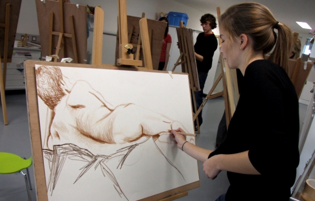640x410 Still Life Drawing With Artist Ian Lightfoot - Still Life Drawing Artists