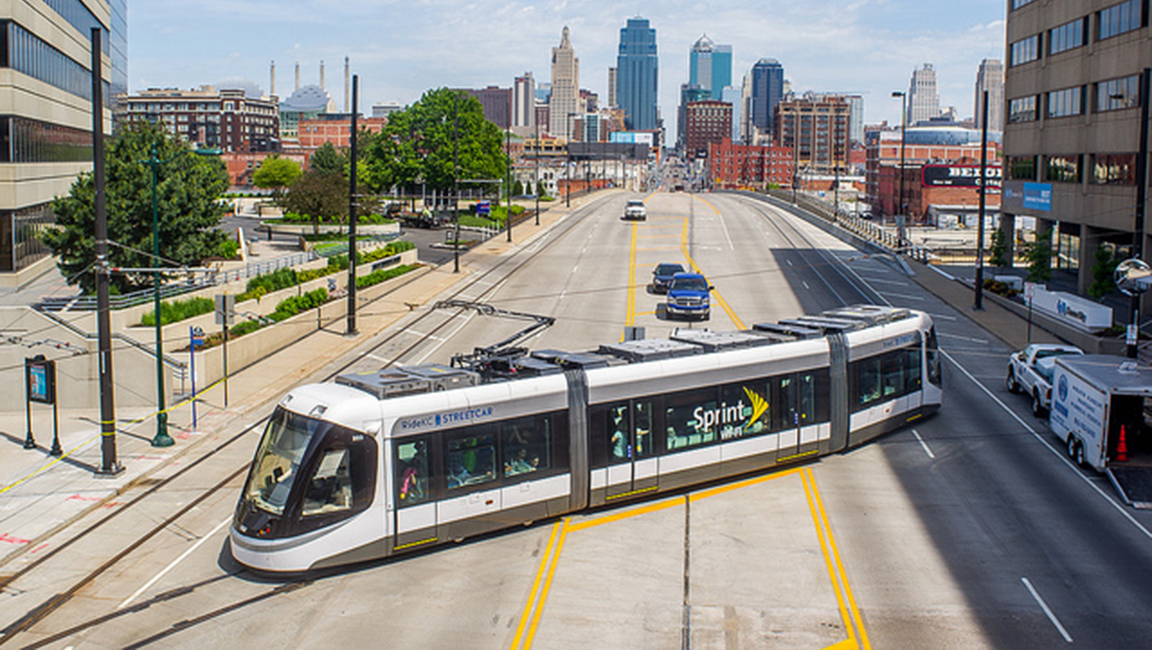 1152x650 kansas city streetcar drawing crowds in first three months - Streetcar Drawing