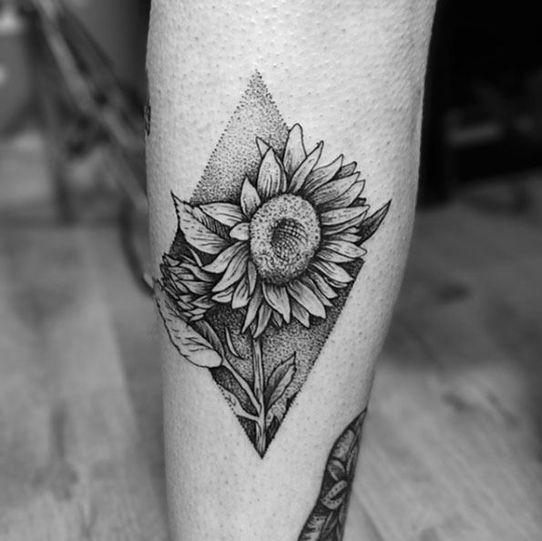 595x594 fantastic sunflower tattoos that will inspire you to get inked - Sunflower Tattoo Drawing