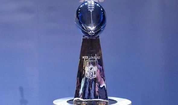 590x350 super bowl what is the vince lombardi trophy how much is it - Super Bowl Trophy Drawing