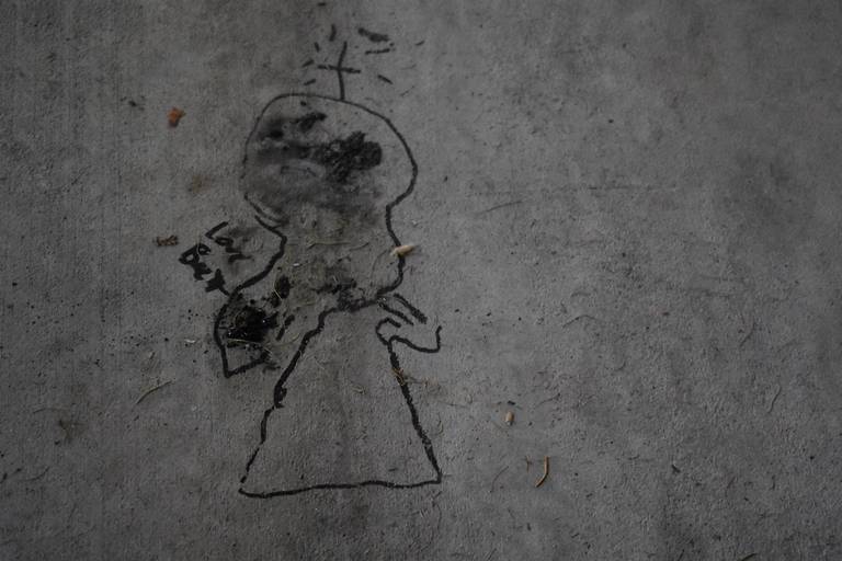 768x512 Man Suspected Of Drawing Devil, Setting Fire - Synagogue Drawing