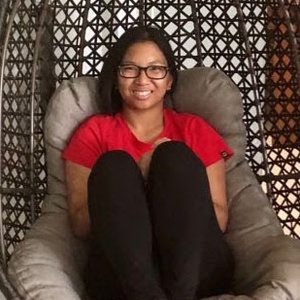 300x300 Alison - Teacher Teaching Students Drawing