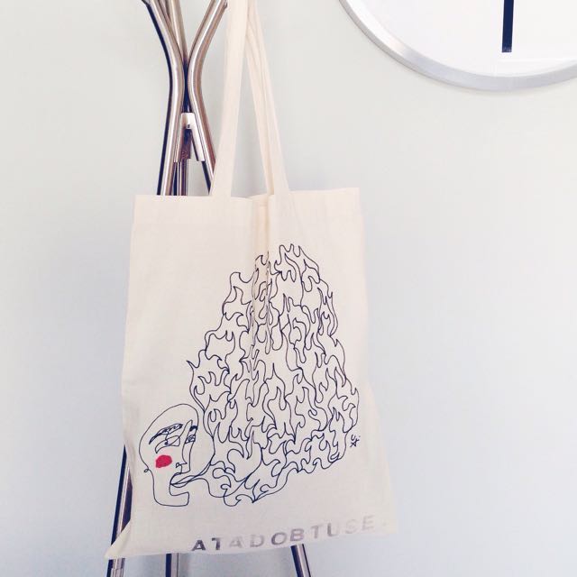 640x640 oneliner contour drawing tote bag - Tote Drawing