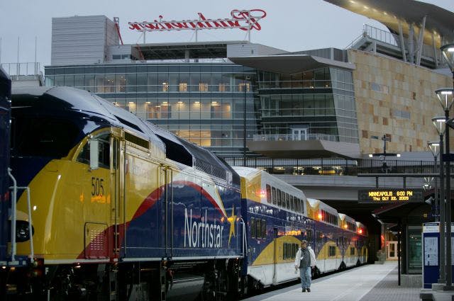 640x425 Northstar Drawing Sro Crowds For Twins Games - Train Drawing Games