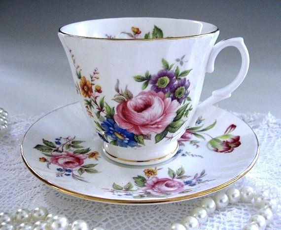 570x466 fancy teacup brooch drawing aroundthecorner - Vintage Teacup Drawing