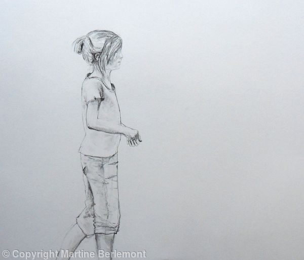 600x513 Girl Walking - Walking Drawing
