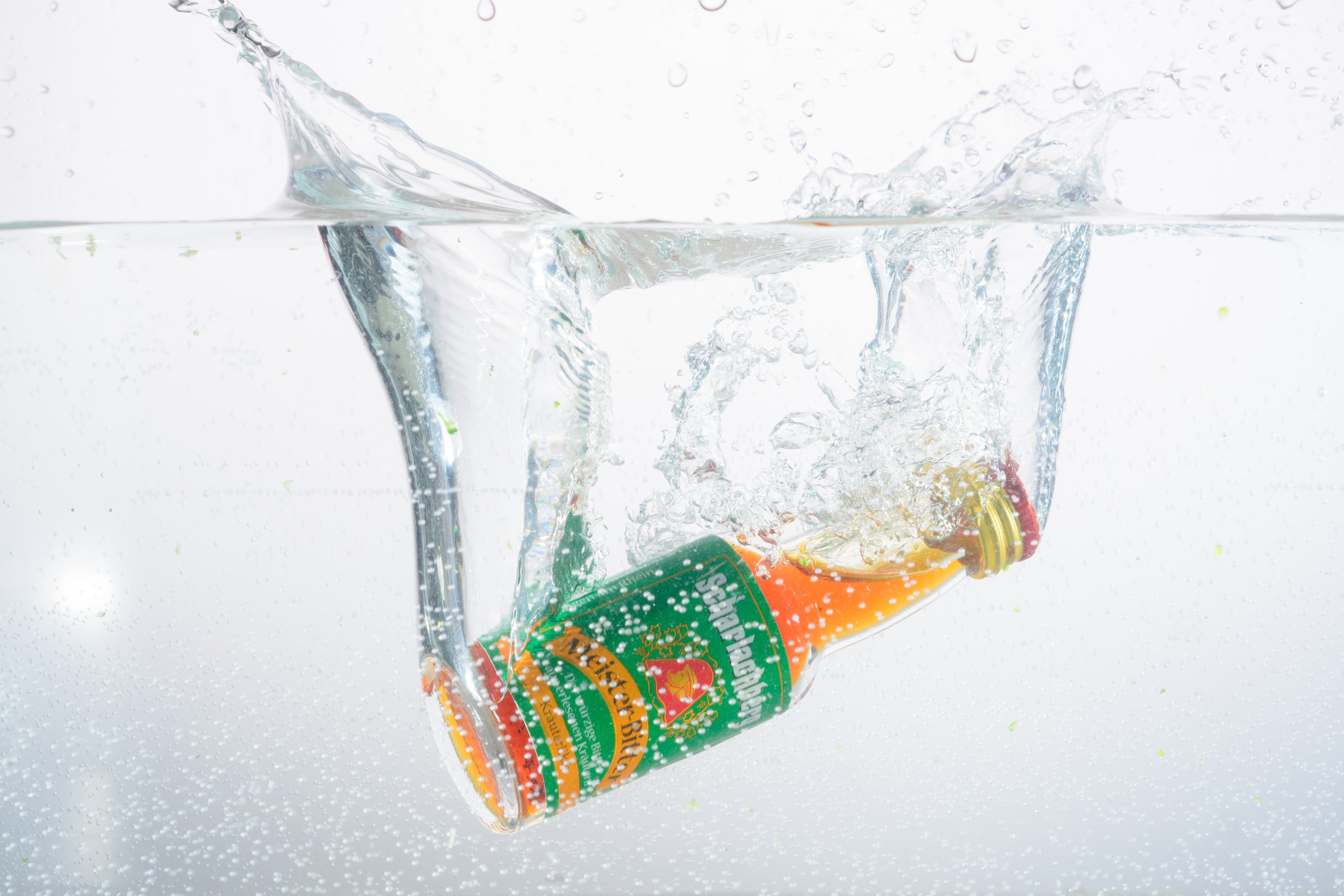 5383x3589 free images wave, glass, ice, spray, bottle, movement, drip, art - Water Spray Drawing