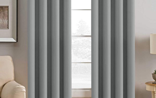 615x385 Characters Drawing Curtains Bay Kids And Images White For Rods - Window With Curtains Drawing
