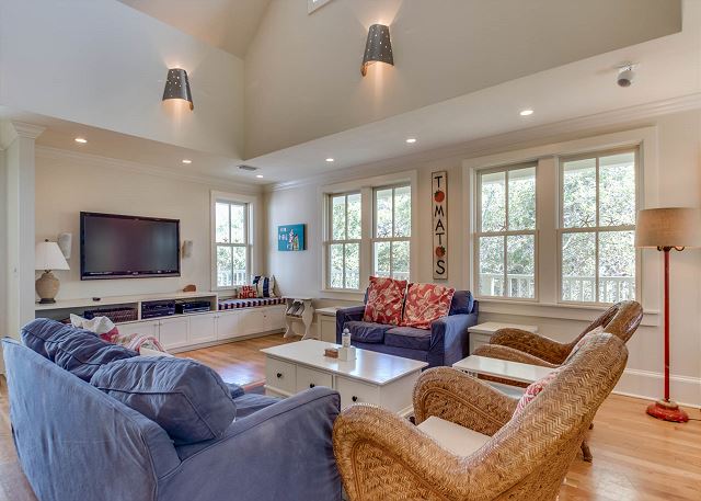 640x457 Image Gallery - 360 Blue Watercolor