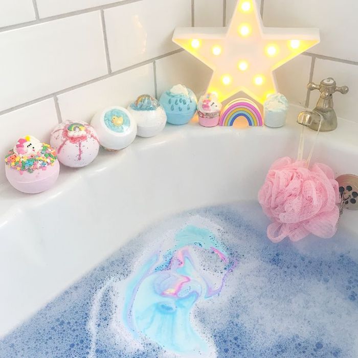 700x700 + Ideas For Easy Tutorials - Colored Bath Water