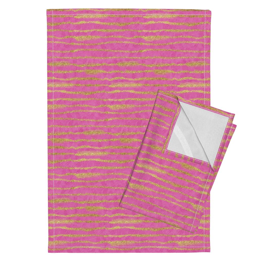 1024x1024 Hot Pink Watercolor + Gold Glitter On Orpington By Theartwerks - Hot Pink Watercolor