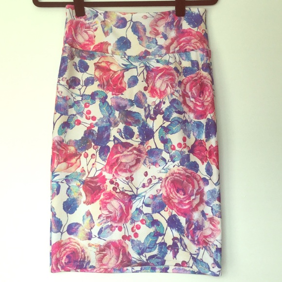 580x580 Lularoe Skirts S Cassie Blue Pink Watercolor Floral Roses Poshmark - Lularoe Watercolor