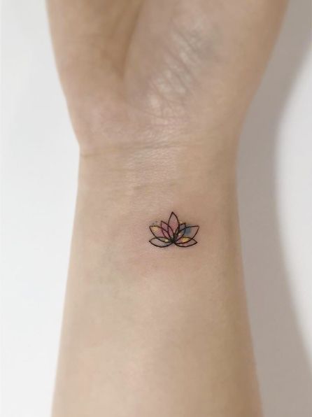446x596 Watercolor Tiny Lotus Tattoo On Wrist - Tiny Watercolor