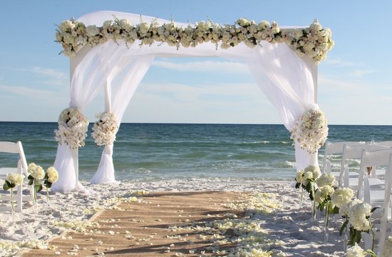 550x360 Family On Watercolor Beach - Watercolor Beach