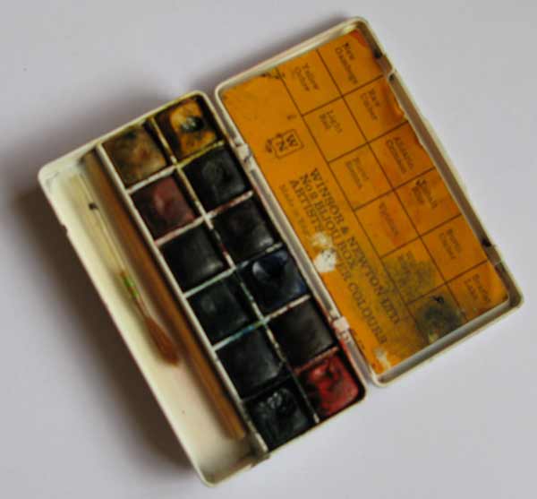 600x557 The Tiny Paint Box That Inspired Me To Make My Own - Watercolor Box