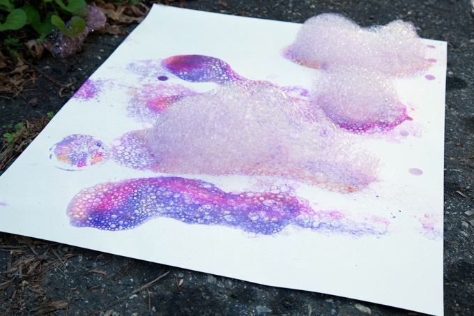 680x453 Bubble Printing With Amazing And Colorful Bubble Snakes - Watercolor Bubble Art