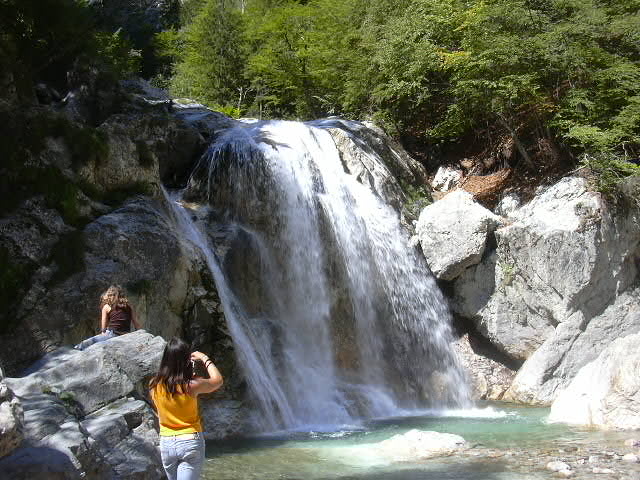 640x480 Watercolor Waterfalls - Watercolor Waterfall
