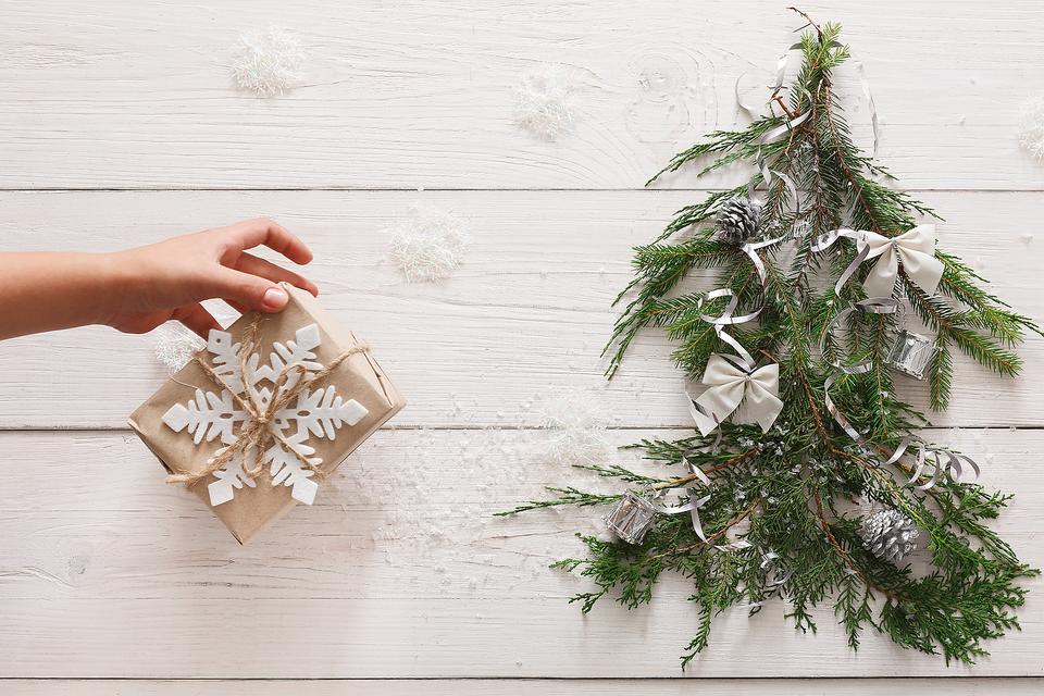 960x640 Winter Crafts How To Make Watercolor Snowflakes With Your Kids - Winter Watercolor For Kids