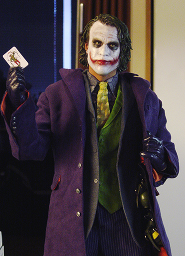 370x512 Enterbay 14 Scale Heath Ledger Joker [Archive] - 4 Jokers Painting