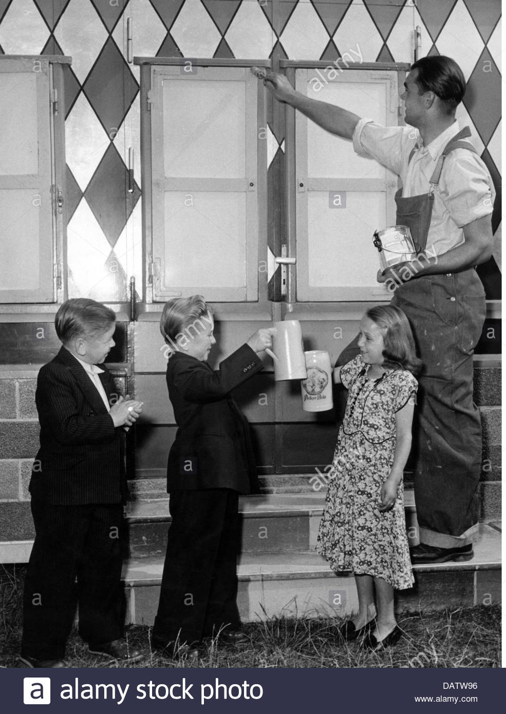 985x1390 Geography Travel, Germany, Munich, Oktoberfest, Construction - 50s Painting